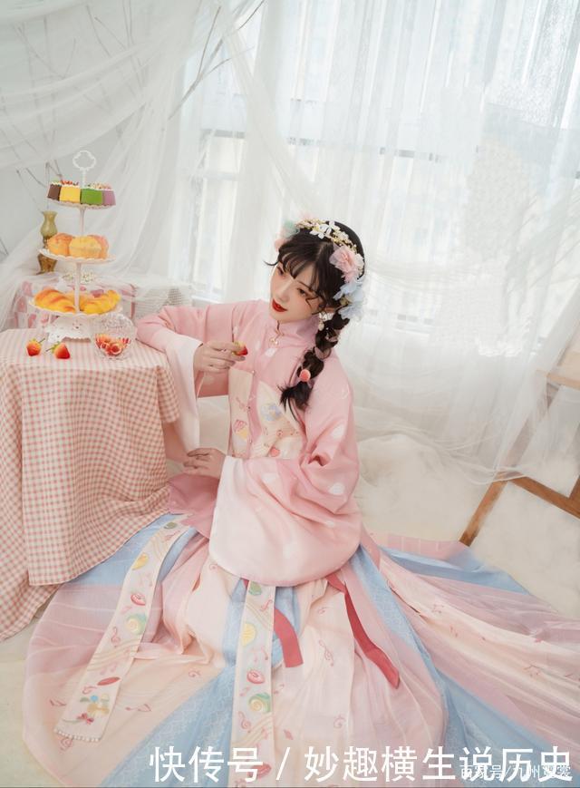 风格甜美的粉色系汉服，专属少女的配色，让你化身温柔少女
