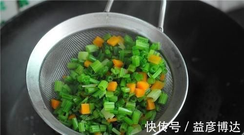 芹菜|医生不会告诉你,这是一种强碱性食物,血防脱发,年纪大了要多吃