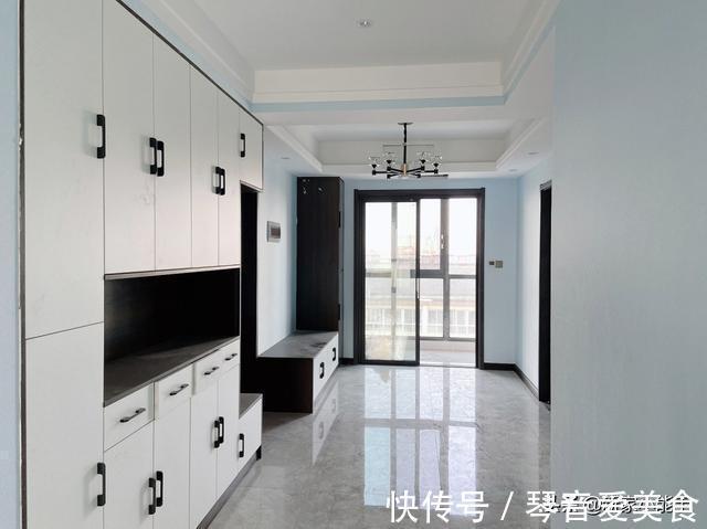 踢脚线|第一次装修新房,没请设计师,打扫干净效果还不错,简单又便宜