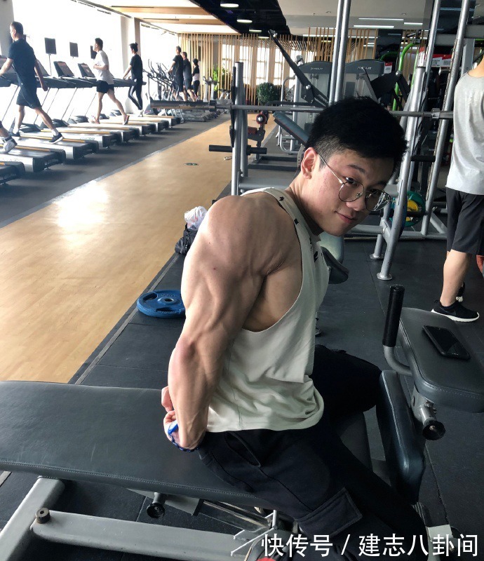 下辈子|肌肉大块头化身厨神,宵夜,一定是男朋友做的才算人类高质量!