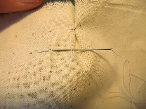 时装|干货丨时装大牌设计师都在用的手艺学会手工绣缀,给你的创意立裁加加餐