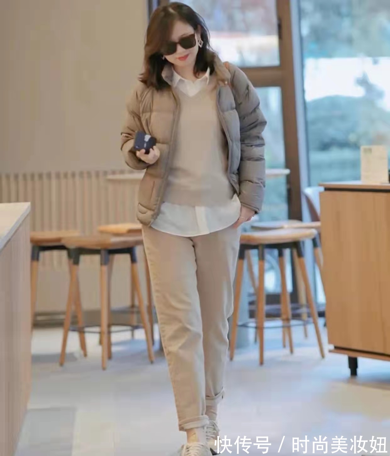 色系 这才是“梨形身材”该有的穿搭,她体重120斤,靠穿搭显瘦又气质