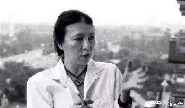 成都|三毛痛失恋人后,孤独游荡在成都街头,4个月后在医院用丝袜自缢