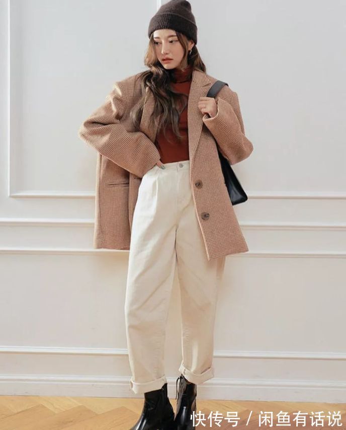 难怪阔腿裤失宠了,现在中年女人都爱穿“奶奶裤”,保暖又显气质