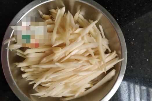 我家就越喜欢这菜，鲜香下饭，每回炒一盘，不够吃还怨我