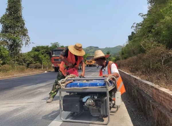 贵州省|贵州罗甸公路管理段：养好“黄金道” 迎接“黄金周”