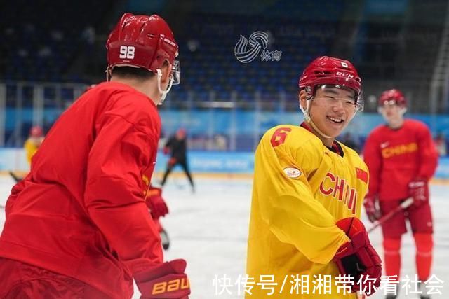 训练|冬奥时刻:中国男子冰球队赛前训练备战