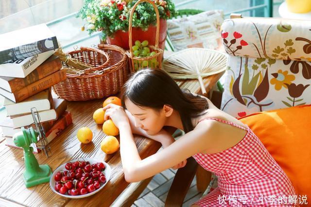 皮肤差的女生应该知道的10个护肤知识！灰姑娘也能变成白雪公主