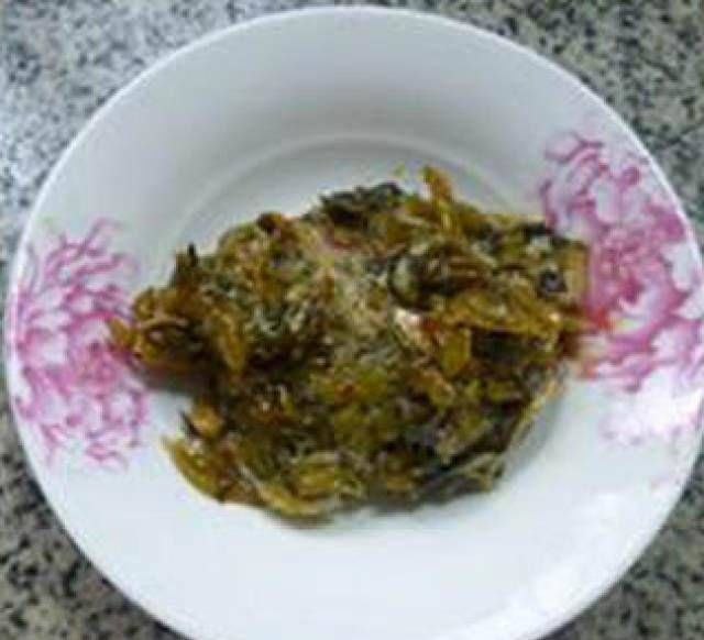 炒胡萝卜简单可口，都是在餐馆里做的，一眼就好吃了