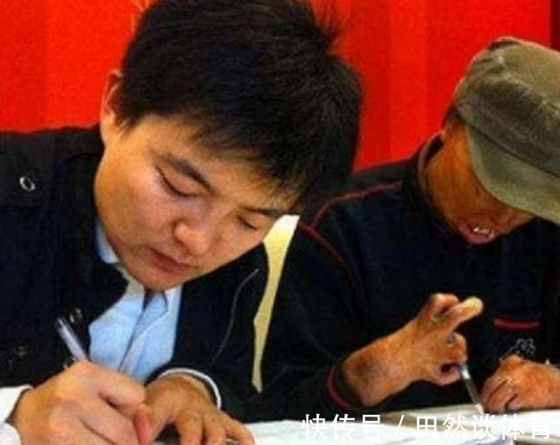 乞丐#当年乞丐因写字太好看,被方正集团花50万人民币收购,他现状如何