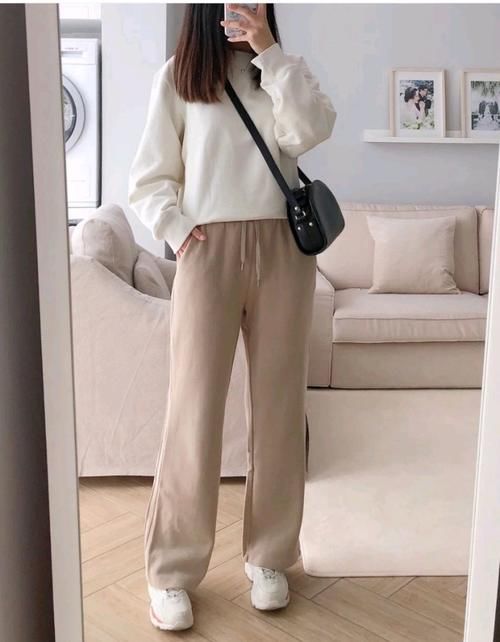 微胖女生变瘦变美，选择一松一紧的穿法就够了，搭配简单却有味道