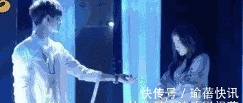 |明星搞笑表情包关晓彤尴尬,张杰实力cose,邓紫棋神还原