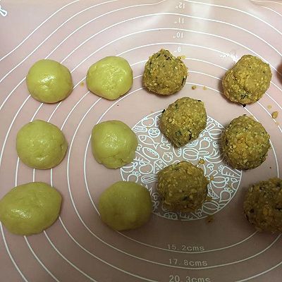 麻辣花生|麻辣花生肉松月饼