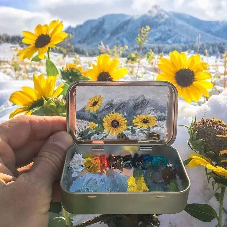 他是行走的照相机,一个比手掌还小的画板,画出超写实的风景