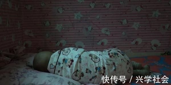 女儿|“最抠”妈妈,把免费婴儿尿裤当卫生巾用,背后故事让人流泪……