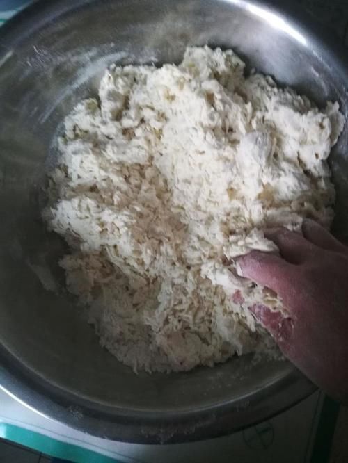 将面粉做成这种零食，简单几步就搞定了，成本低，味道好