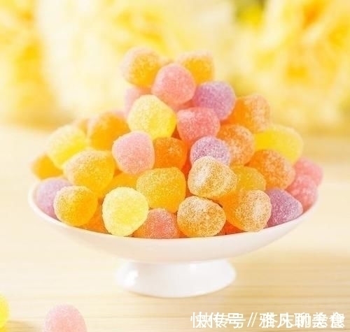 七种造假食物，图五像在吃塑料，网友全部都吃过，我没救了