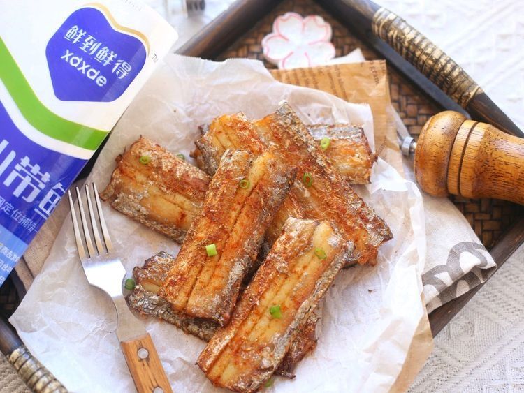 微波炉烤香的带鱼,不再有海腥的味道,却让味蕾品出蔚蓝与辽阔