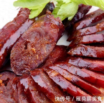 细嫩|做腊肠时，盐的配比最关键！30年大厨教你，肉质鲜香细嫩，好吃