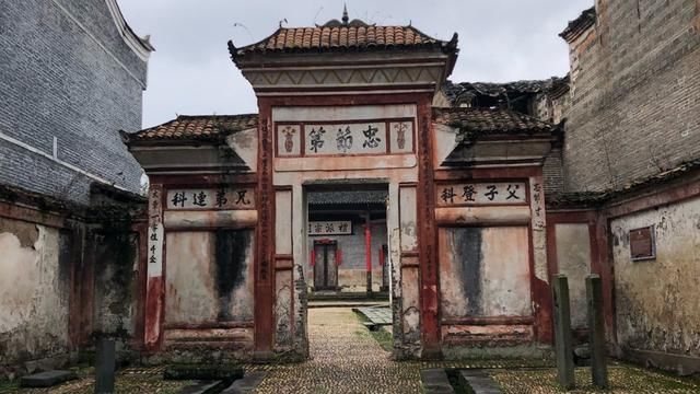建筑|江西这座千年古村，被誉为“小南京”，八卦建筑布局更显神秘