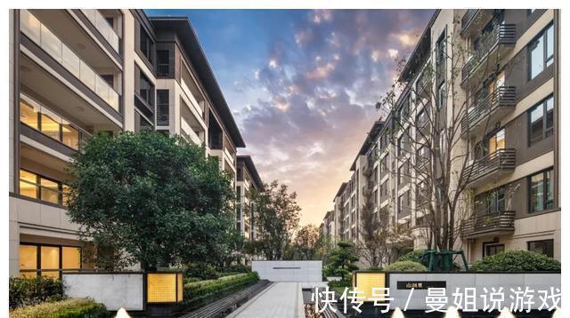 园区|奥莱旁“24开24罄”的传奇小区交付,看完后“红盘”都不香了