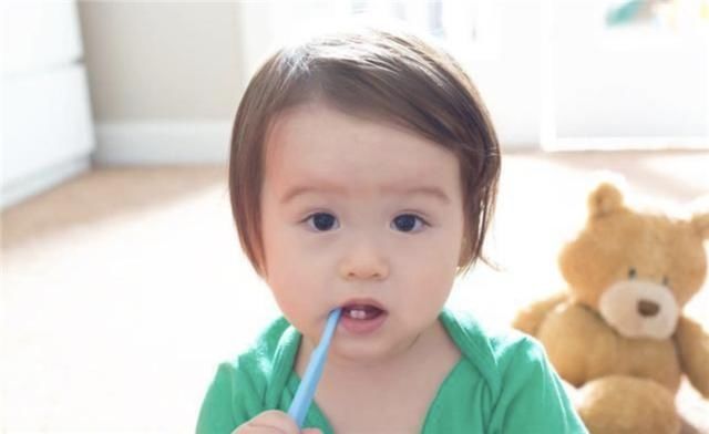 宝宝多大可以刷牙？很多爸妈都猜错了，请及时培养孩子的刷牙习惯