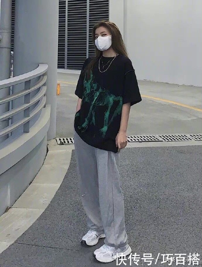 时尚|今年更流行T恤+阔腿裤，简单休闲却很美，值得借鉴