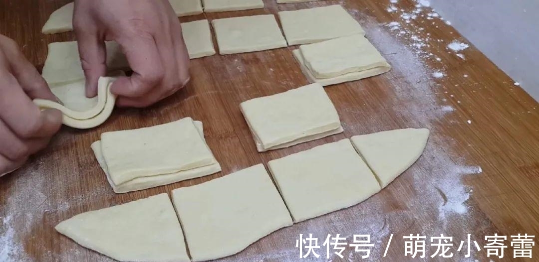 面团|面粉这做法才简单,加2个鸡蛋,个个松软香甜,孩子天天嚷着吃