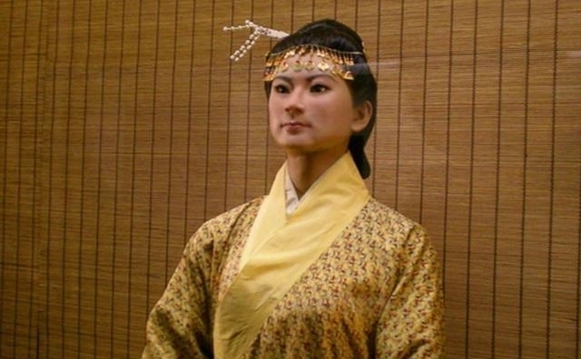 此人被称盗墓界“祖师爷”,晚年金盆洗手,协助国家挖出千年美人