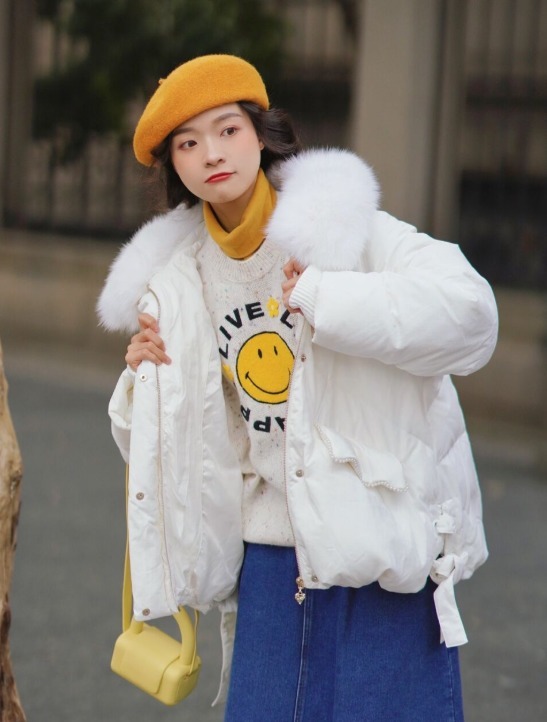 芭比 讲真,羽绒服穿这3种颜色太美了,时髦又保暖,适合黄黑皮