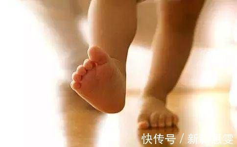 差别|“早穿鞋”和“总光脚”的宝宝,发育差别太大,父母要心中有数