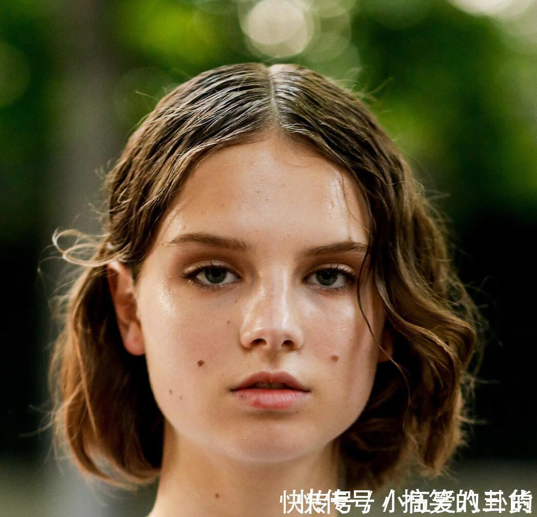 时尚|好看不用打理的短发有哪些?一刀切的齐下巴短发不错,简单又时髦