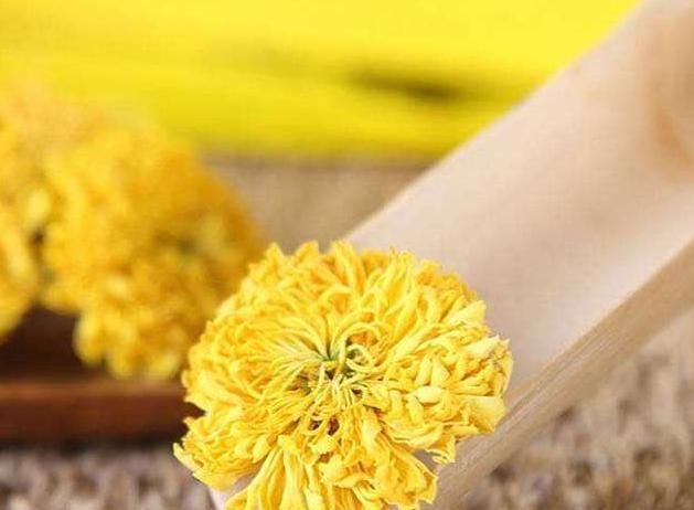 好处|常喝菊花茶好处多，但此4类人不宜多喝，早看早知早避免