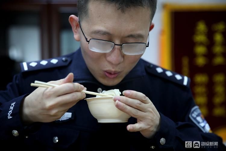 移民管理警察的别样“年”|组图| 勤务