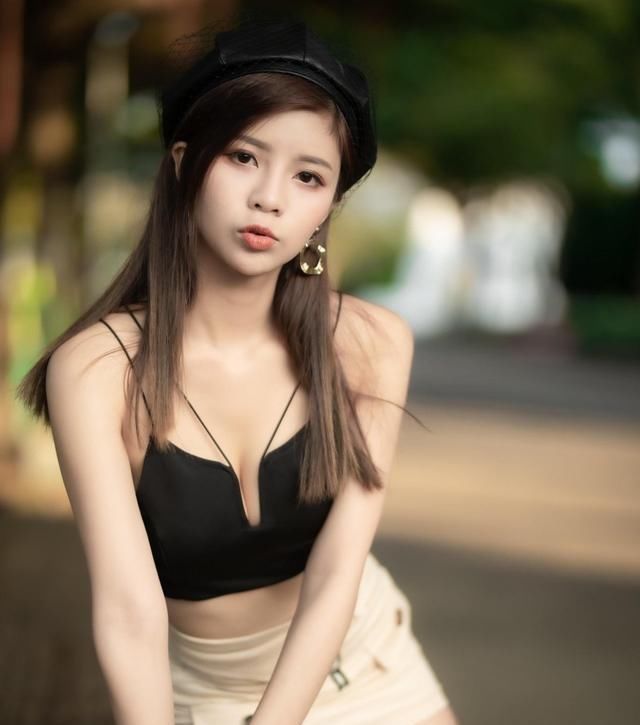 街拍穿着知性优雅的美女,清丽婉约,美得不可方物