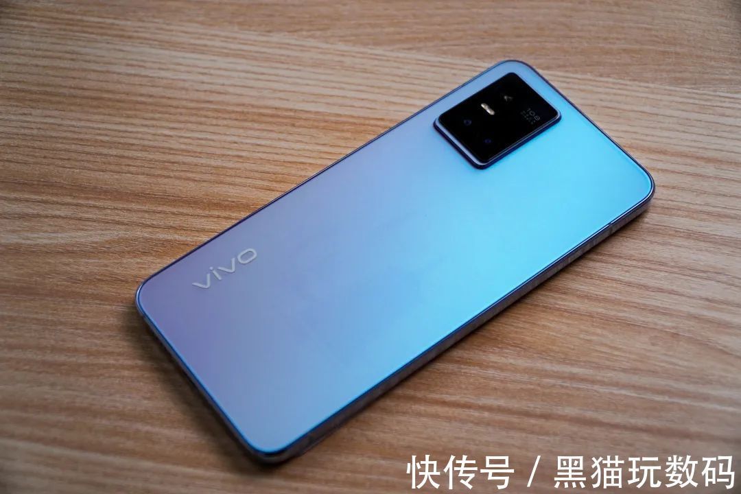 黑科技|变色比变脸还快!vivo S10 Pro黑科技?