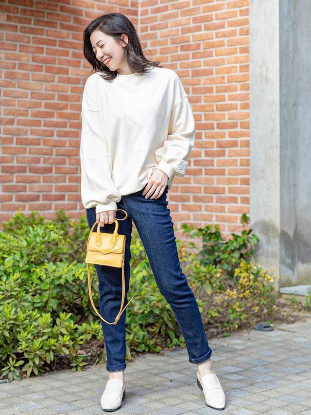 卫衣 卫衣下装别配裙子,太土气了,今年流行这6种搭配,时髦又洋气