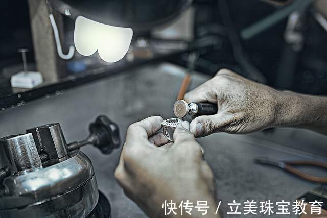 宝诗龙|宝诗龙珠宝坏了怎么选择正规的珠宝维修店铺