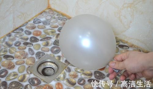 实用|下水道口放一个气球，作用真强大，解决家家户户的一个烦恼，超实用