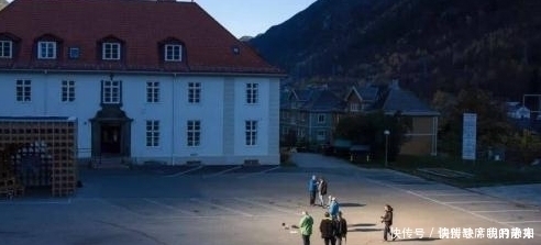 挪威 挪威小镇一年中有七个月见不到阳光，居民集资500万造“太阳”