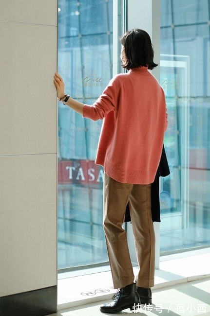 搭配 40岁女人春季要穿得随性,给你分享几套洋气穿搭,打造出女神范