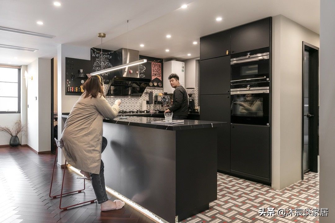厨房|惊艳!上海夫妻101 m2混搭工业风,出乎意料的高级温柔,很有质感