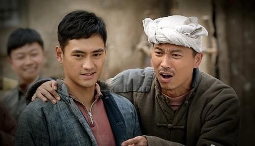 俗语“穷人脚上无毛,富人头顶放光”,啥意思?看看你是哪一种人