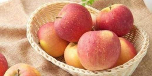 鲜苹果|什么时间段吃苹果最好?饭前吃还是饭后吃?有人说是睡觉前!