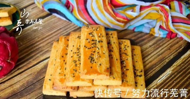 早餐|吃了半辈子面食,第一次见这个做法,不用一滴水,早餐不吃包子了!