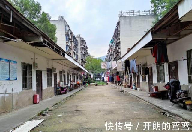 老房子|长沙这里的老房子破烂不堪,地缘优势堪比五一广场,但没人敢拆