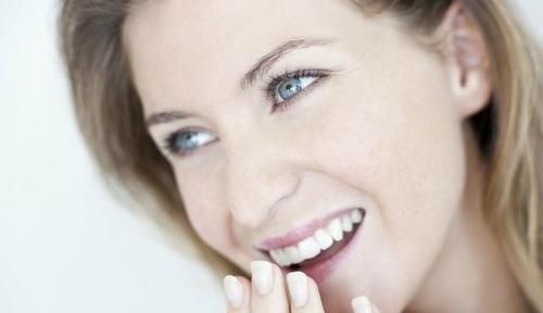 有口臭，很尴尬？教你几个小妙招，清新口气，口臭一去不复返