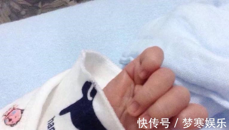 宝妈|你家6个月的宝宝,4个动作达标没?如果做不到当心“发育迟缓”