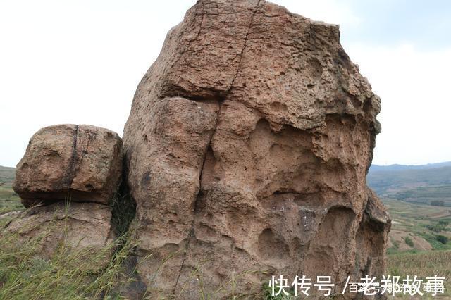 奇景|组图海阳东村街道阎家庄有一道奇景，是座“天然石门”