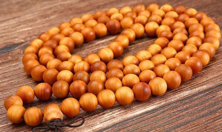  手串|在你穿上秋裤的同时，手串应该怎么办？